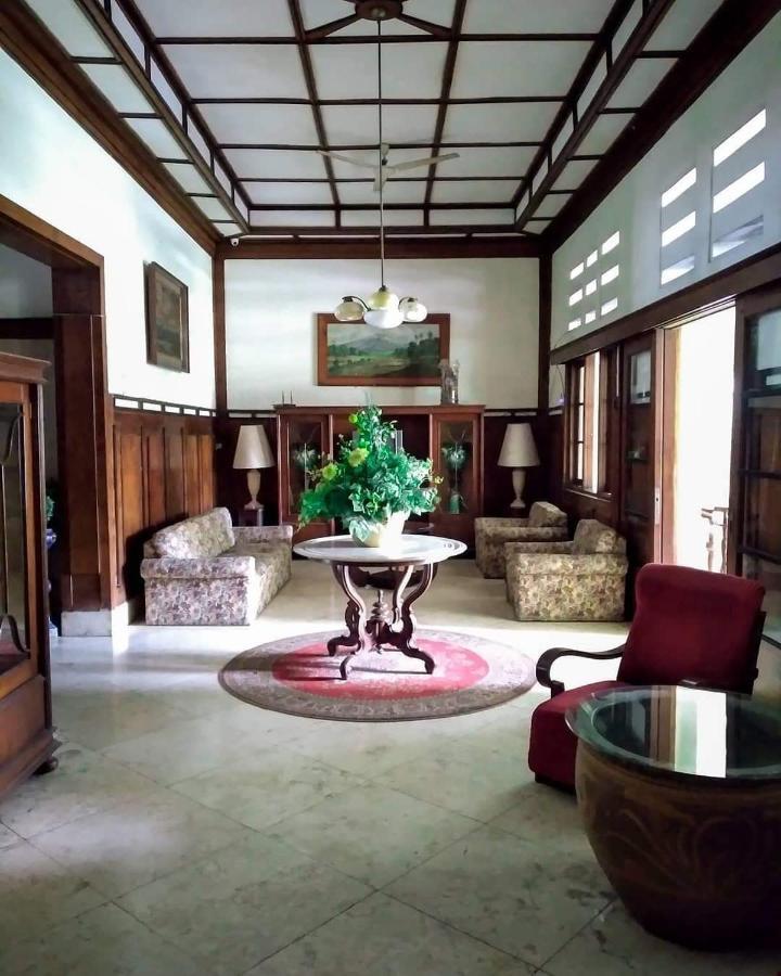Guest House Teras Solo Syariah エクステリア 写真