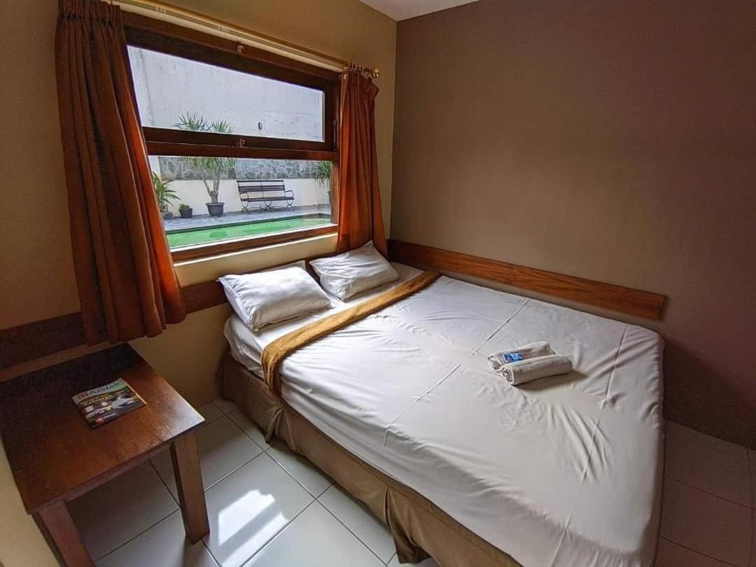 Guest House Teras Solo Syariah エクステリア 写真